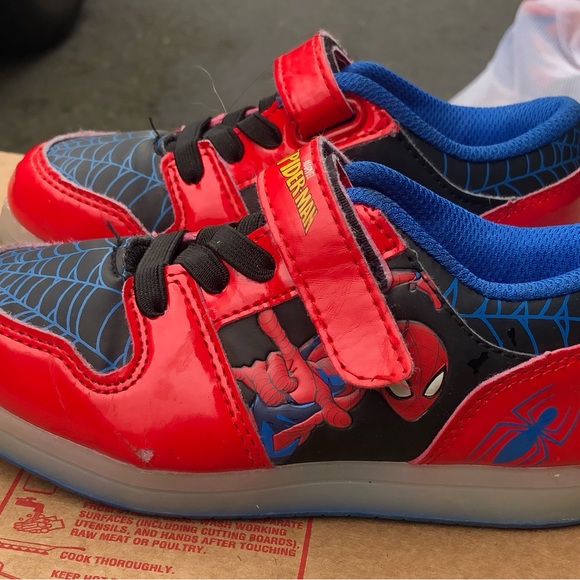 Marvel Spiderman Boy’s High Top Sneakers Red & Blue Toddler Boys  Shoes Size 10 - Picture 2 of 9